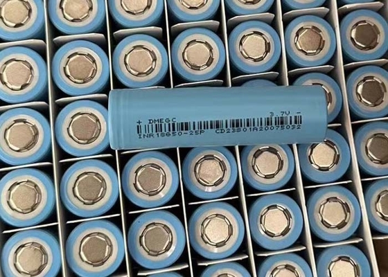 2500mAh 3.7V Max 6A Carga contínua Bateria cilíndrica de íons de lítio 18650 INR18650-25P