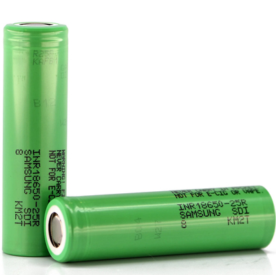 Samsung 25R 18650 2500mAh 20A Bateria 3.6V Célula de íons de lítio cilíndrica INR18650-25R